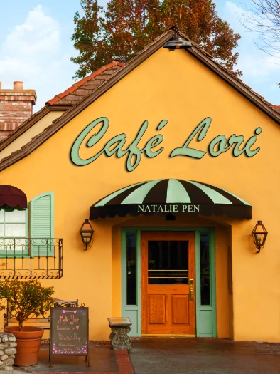 Café Lori, Book, Natalie Pen